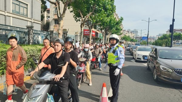 科元网 送考停车不再愁！静安警方精细护考，家长直呼“省心”